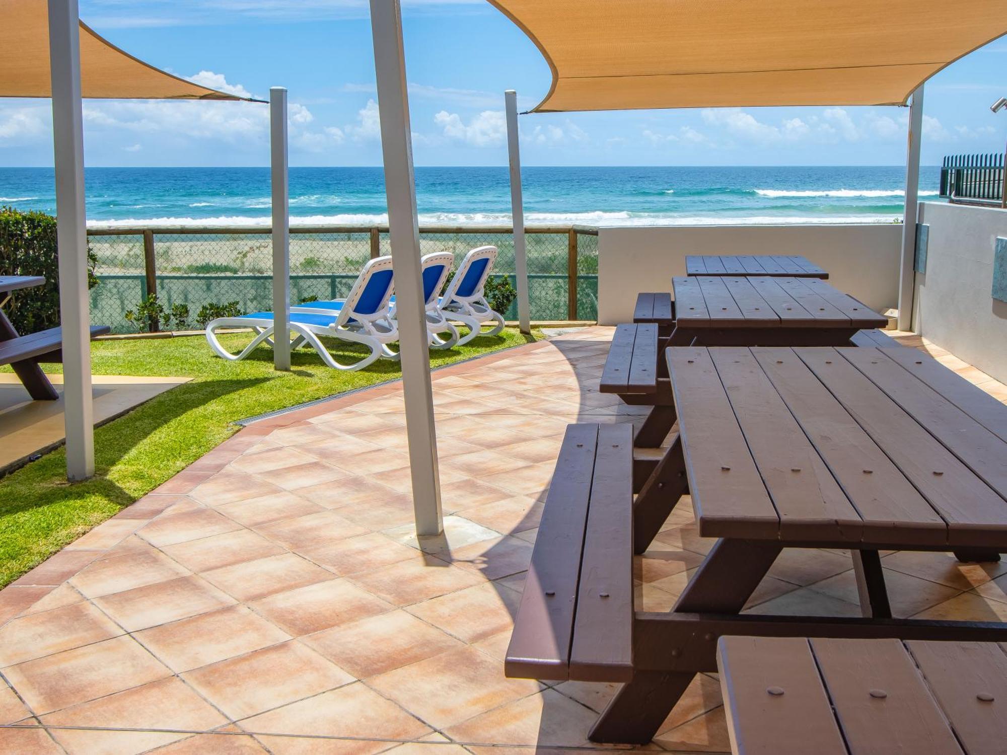 Breakers North Absolute Beachfront Apartments - Official Gold Coast Exterior photo