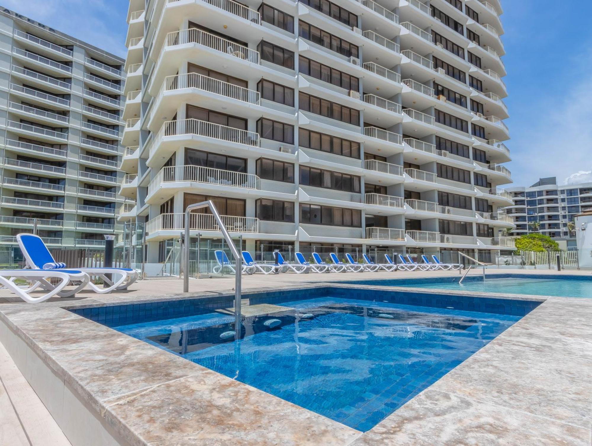 Breakers North Absolute Beachfront Apartments - Official Gold Coast Exterior photo